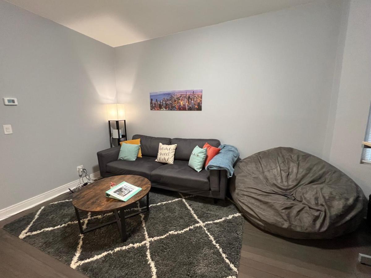 Lovely Logan Square 2-Bedroom In Chicago Luaran gambar