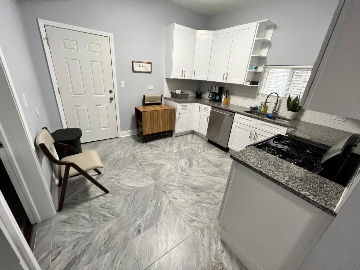 Lovely Logan Square 2-Bedroom In Chicago Luaran gambar